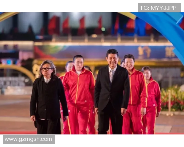 当今足坛最受瞩目的明星球员是谁他在场上的表现如何引领潮流